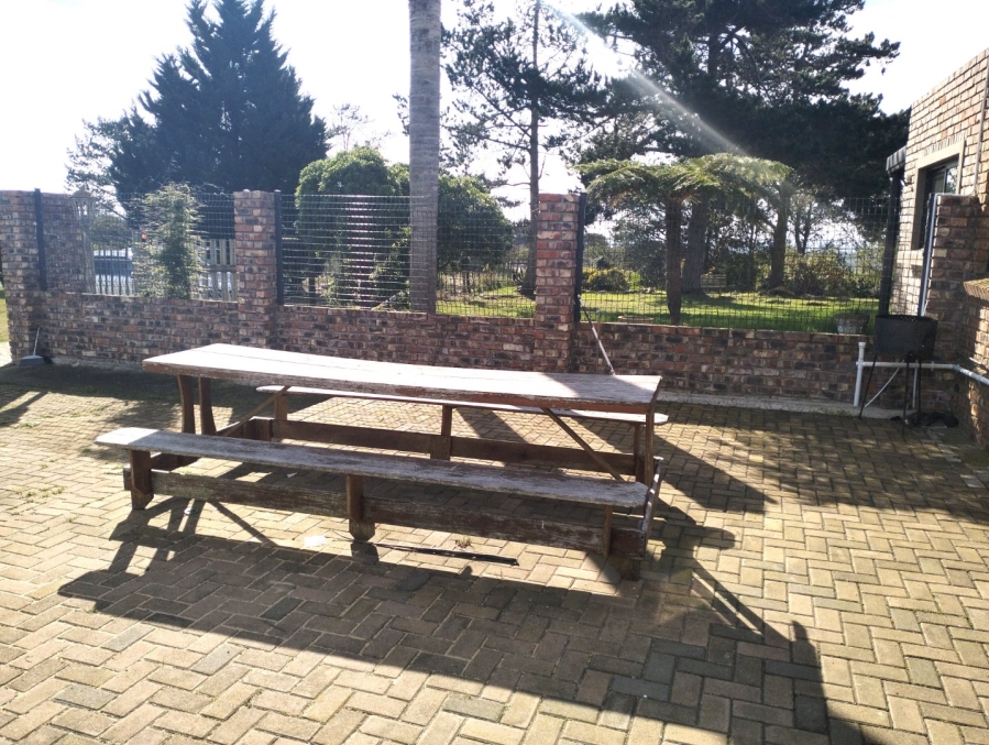 To Let 2 Bedroom Property for Rent in Aalwyndal Western Cape